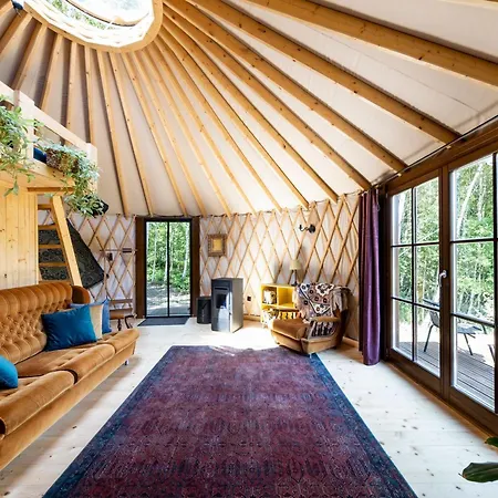 Luxury tent Jurta Pod Brzozami Pogrodzie