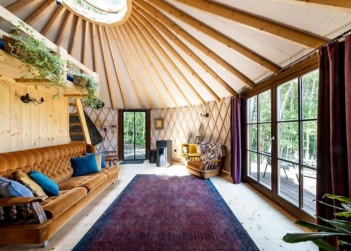 Luxury tent Jurta Pod Brzozami Pogrodzie